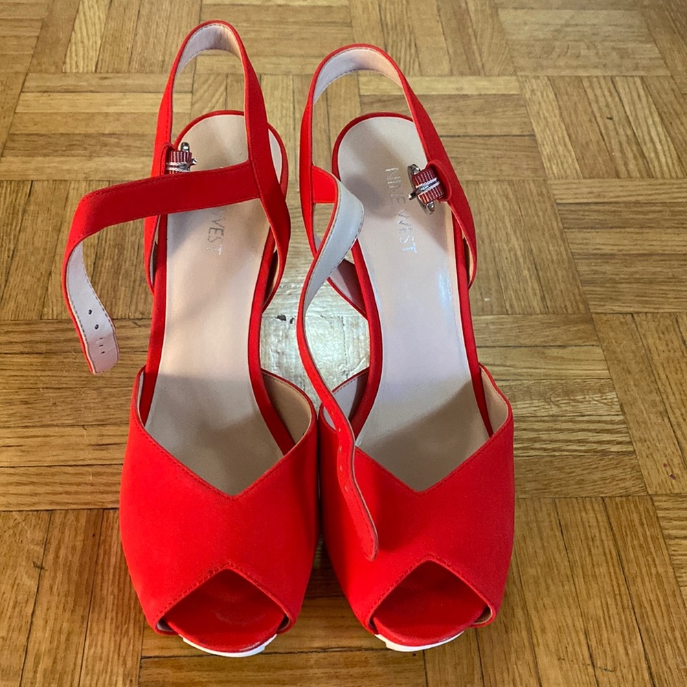 Nine west red heel in size 9
